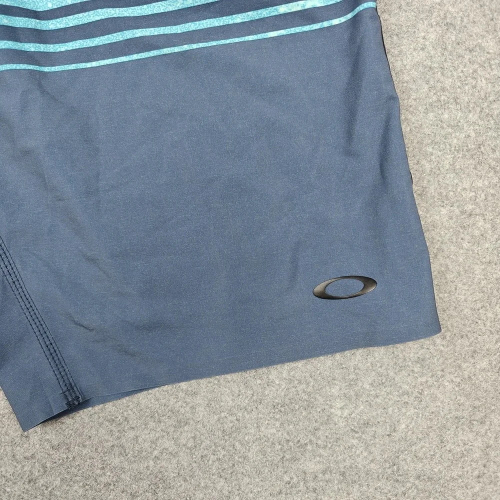 Oakley Board Shorts Mens 34 Blue Striped Swim‎ Trunks Drawstring Back Pocket